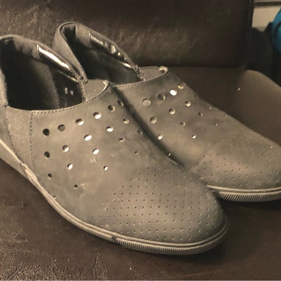 Sesto Meucci Womens Black Bain Perforated Flats Taupe Suede Slip On Shoee Sz 5 - Picture 3 of 13